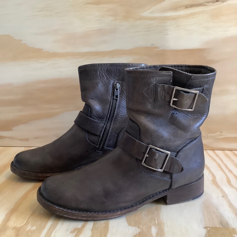 Frye Veronica Short Moto Boots Smoke Grey Leather Buckle Ankle SZ 8.5 B 3474601